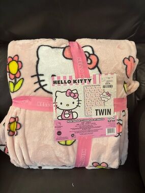 Hello Kitty Pink Floral Plush Twin Blanket